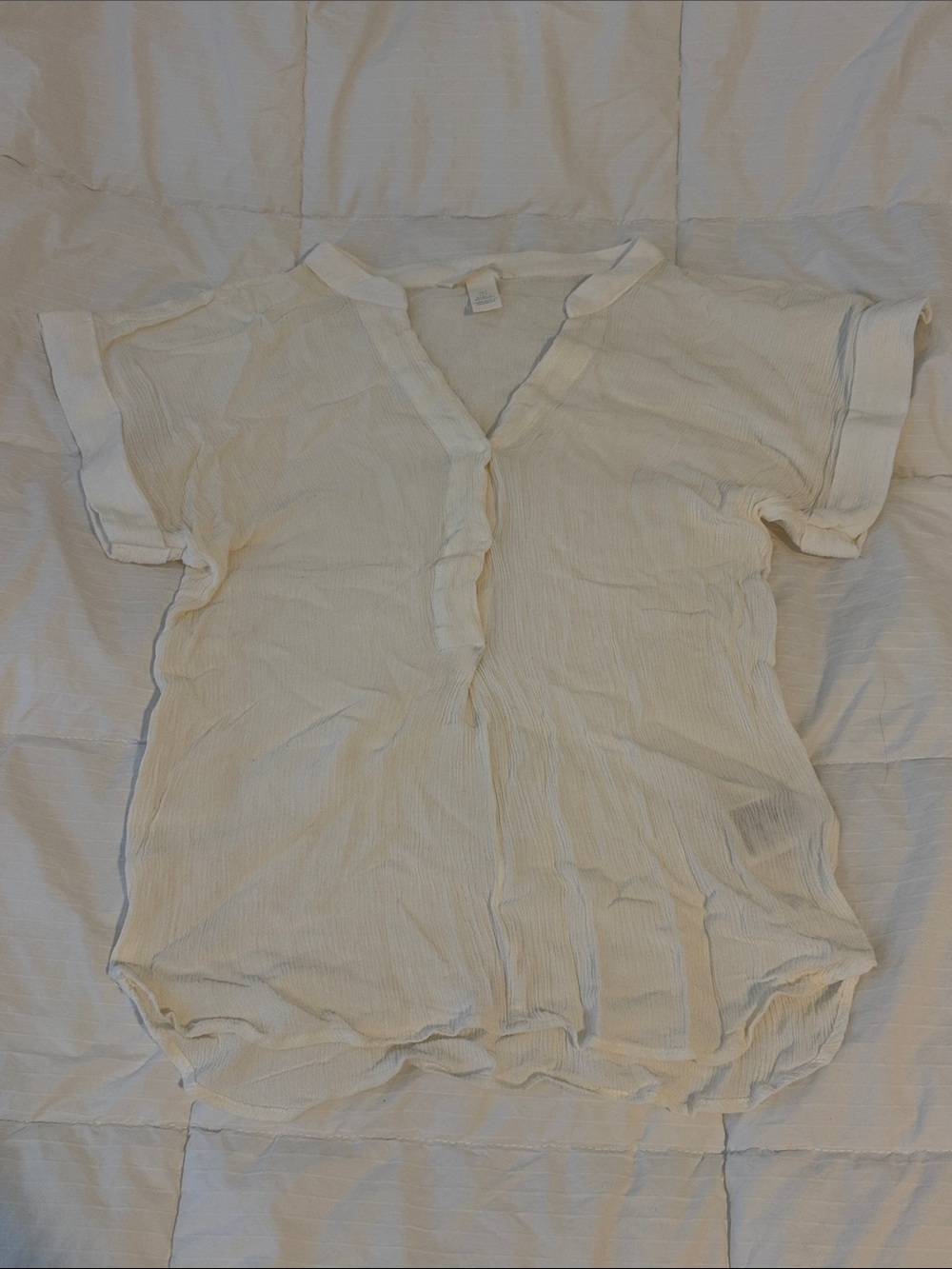 H&M Cream Short Sleeve V-Neck Top